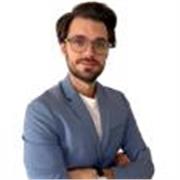 Profesional con mas de 5 años de experiencia en inteligencia artificial, además de experiencia universitaria. 