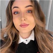 Studentessa universitaria diplomata al liceo linguistico