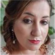 Insegnate di storia, specializzata in archivistica paleografia e diplomatica e con laurea in sociologia