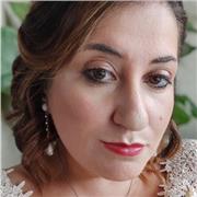 Insegnate di storia, specializzata in archivistica paleografia e diplomatica e con laurea in sociologia