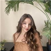 Étudiante donne cours de toutes les matières pour niveau primaire et collège