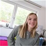 Deutschlehrerin mit Studium und Abenteuerlust bietet Online-Nachhilfe