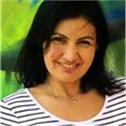 Licenciada en Matemáticas, viviendo en Madrid. Impartiría clases a alumnos  de la ESO/BACHILLER