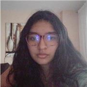 Profesor de inglés imparte clases para niños menores de 8 años