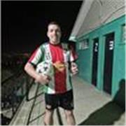 Profesor de fútbol apto para enseñar a todas las edades 