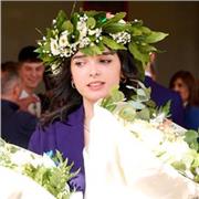 Laureata in lettere offre lezioni di italiano, storia, geografia e materie umanistiche