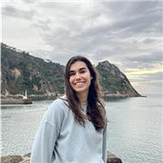 Persona paciente y con 5 años de experiencia