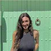¡Hola! Soy María y estoy estudiando Educación Primaria Bilingüe (Inglés) en Córdoba. Soy de Córdoba capital, tengo 21 años y estoy cursando mi último año de carrera. Actualmente estoy realizando las prácticas en colegios. Soy una chica responsable, alegre