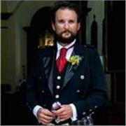 Inglês Nativo. As aulas ensinam, além de falar, falar bem. Reconhecer o raciocínio da Língua para entender como o nativo pensa. Com isso o aluno combina fluência em todos os quesitos de aprendizado; como fala, interpretação, vocabulário, leitura habilidad