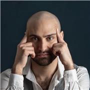 Musicista professionista. Metodologia personalizzata per ogni tipo di allievo. Studio dotato di pianoforte a coda e tastiere