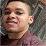 Químico farmacéuticos ofrece clases a estudiantes de química y farmacia en general