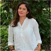 Profesora de sociales y español con experiencia en el trabajo con niños, adolescentes y adultos