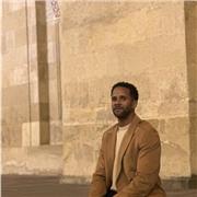 Profesor de español, a nivel nativo por lengua materna.