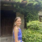 Estudiante universitaria da clases a niñ@s de primaria en euskera y castellano