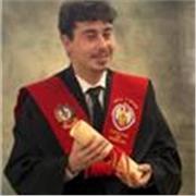 Hijo de padre portugués y madre española. Hablo ambos idiomas con fluidez.