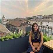 Laureata in lingue (inglese e russo) disponibile per lezioni di grammatica fino al livello B2