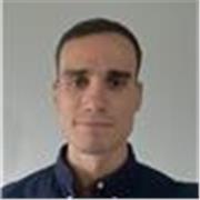Profesor de ciencias sociales, economía y euskera. Licenciando en Ciencias políticas y de la Administración.