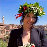 Dottoressa in giurisprudenza impartisce lezioni di tutte le materie umanistiche (italiano, inglese, storia, geografia...) e di Diritto per le scuole elementari medie e superiori