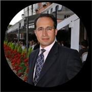L'Insegnante/Tutor di doppia madre lingua (italiano/inglese) possiede un MASTER in pedagogia linguistica ed esperienza didattica.