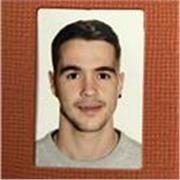 Entrenador personal con más de 3 años de experiencia ejerciendo como monitor de sala y entrenador personal en una clínica. 