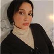 Se vuoi fare dei corsi divertenti e originali contattami . Con me puoi imparare riciclo creativo , reciclare e cucire abiti . 