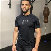 Professional Boxer looking for clients who want to learn how to box to a high level and improve their fitness and well being