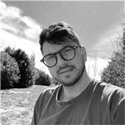 Profesor de Diseño Web apto para dar clases a los mayores que quieren mejorar sus habilidades técnicas a la hora de diseñar.