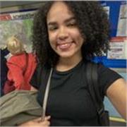 Estudiante graduada en bachillerato tengo experiencia en explicarle a niños  que necesitarán ayuda cuando no entendían 