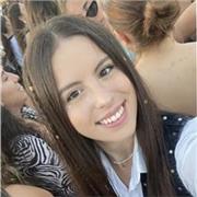 Maestra/profesora que imparte clases de cualquier materia hasta 4 de la ESO. Apasionada de los niños y responsable