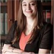 Dottoressa abilitata all'esercizio della professione forense impartisce lezioni nei vari ambiti del Diritto