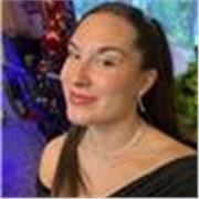 Profesora de inglés para adolescentes desde ESO hasta bachillerato o de niños en primaria o infantil que quieran reforzar materia. También puedo dar refuerzo de cualquier asignatura hasta bachillerato.