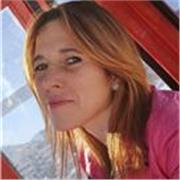 Sono un' insegnante di scuola elementare anni! Insegno italiano, storia, geografia, arte, musica e motoria. Sono laureata in psicologia e mi sono occupata per anni di disturbi dell'apprendimento!