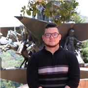 Egresado de lenguas y cultura de la Universidad de los Andes