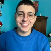 Laureando impartisce lezioni di matematica, fisica e storia per studenti delle medie e superiori