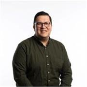 Diseñador gráfico con 15 años de experiencia en diseño publicitario, dirección de arte y creatividad.