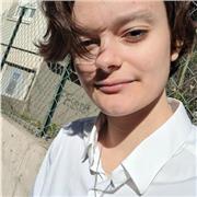 Etudiante entrant en 3ème année de licence d'histoire, je m'occupe des élèves ayant besoin d'aide pour leurs devoirs d'été.