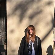 Profesora de inglés imparte clases para todas las edades. Preparadora de exámenes oficiales y ayudante en deberes