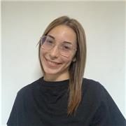 Profesora con título de Educación Infantil, dispuesta a la ayuda de deberes de todas las asignaturas. Las clases pueden ser digita