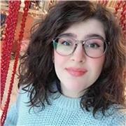 Soy filóloga inglesa creativa y cercana, con experiencia enseñando inglés a niños, adolescentes y adultos de diferentes culturas.