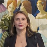 professeure hispanophone expérimentée, spécialisée dans l’enseignement de l’espagnol en contexte interculturel