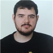Graduado en Filología Clásica capacitado para enseñar latín y griego a todas las edades y niveles.