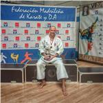 Entrenador de karate y defensa personal, niños y adultos