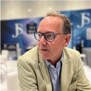 English tutor seeks students looking to improve their English