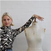 Artist and Designer with Masters Degree in Textiles from the RCA; lessons aimed at art & design and art history students