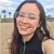 Bioquímica y máster en inmunología; ofrezco clases de biología y química para niveles escolares y universitarios