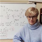 Diplomada con más de 30 años de experiencia da clases de matemáticas a niveles desde 1º ESO hasta 2º Bachillerato