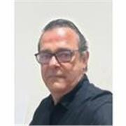 Profesor de Dibujo artístico y técnico de secundaria y bachillerato.