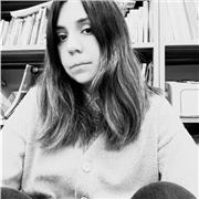 Profesora Lengua y Literatura, con ocho años de experiencia en aula, estrategias de comprensión lectora, análisis crítico de textos y pruebas estandarizadas