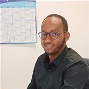 J'accompagne des personnes dans le domaine de l'informatique.