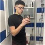 Entrenador de fútbol con experiencia, dinámico y con gran facilidad para conectar con niños/niñas.